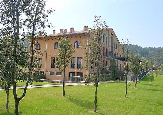 Residència i Centre de Dia Santa Anna de Bescanó exterior
